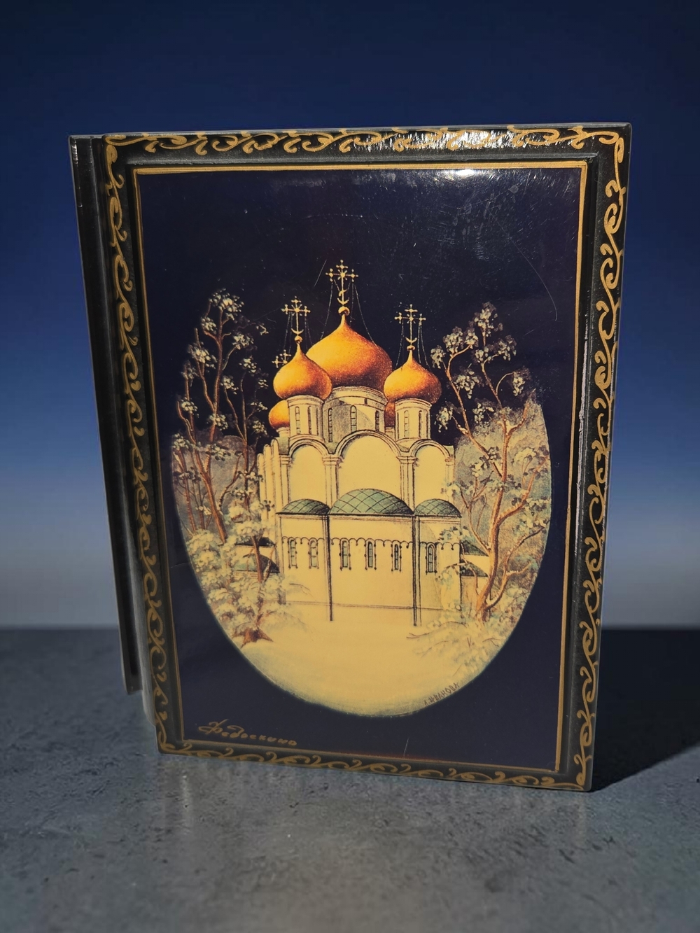 🖤 RARE Vintage Russian Fedoskino Red Lacquer Trinket Box – Hand Painted Signed